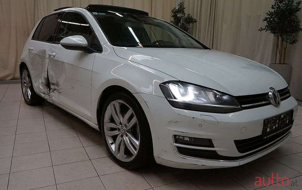 2013' Volkswagen Golf photo #2