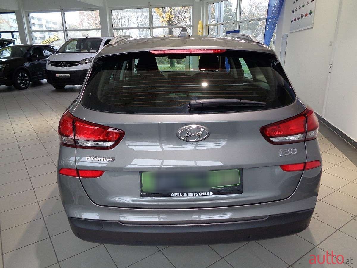 2020' Hyundai i30 photo #6