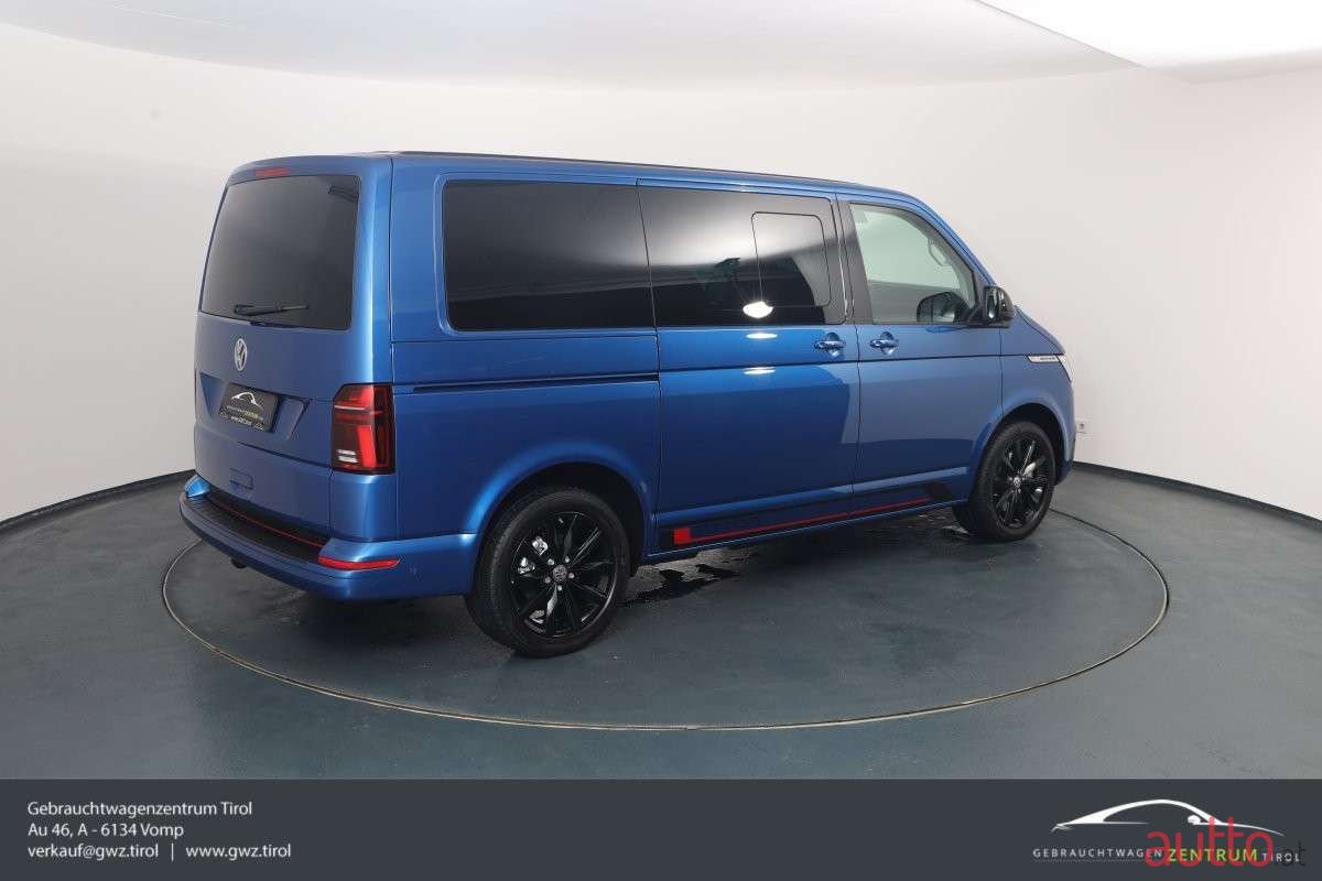 2020' Volkswagen Multivan photo #6