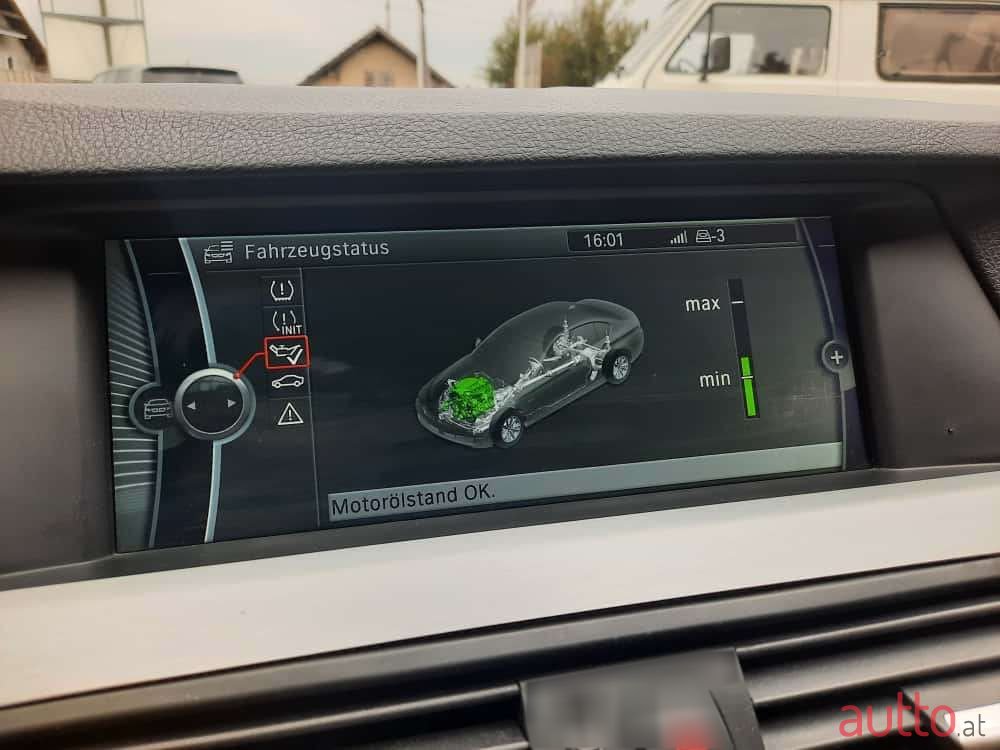 2011' BMW 5Er-Reihe photo #6