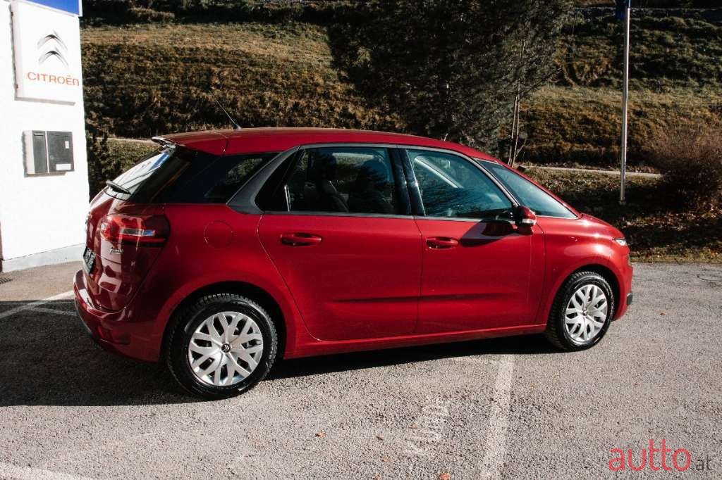 2015' Citroen C4 Picasso photo #3