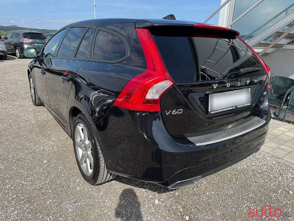 2017' Volvo V60 photo #3