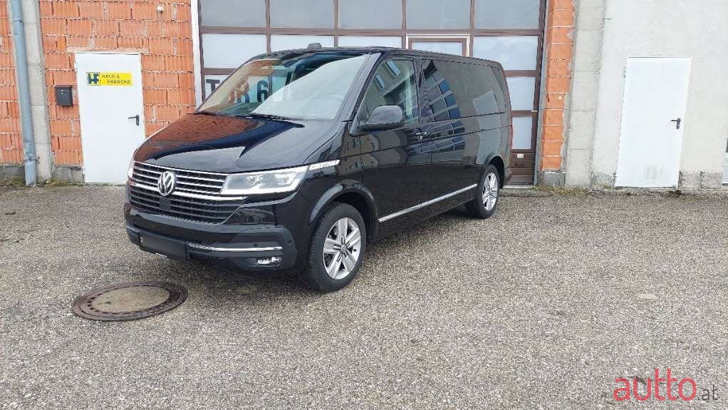 2020' Volkswagen Multivan photo #2