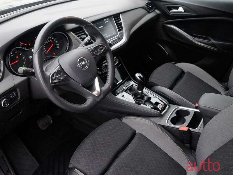 2021' Opel Grandland X photo #3