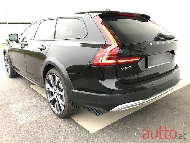 2022' Volvo V90 photo #4