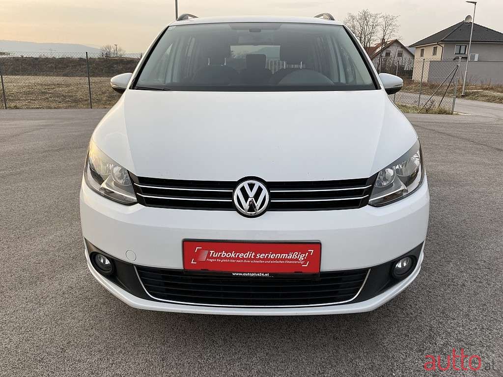 2014' Volkswagen Touran photo #1