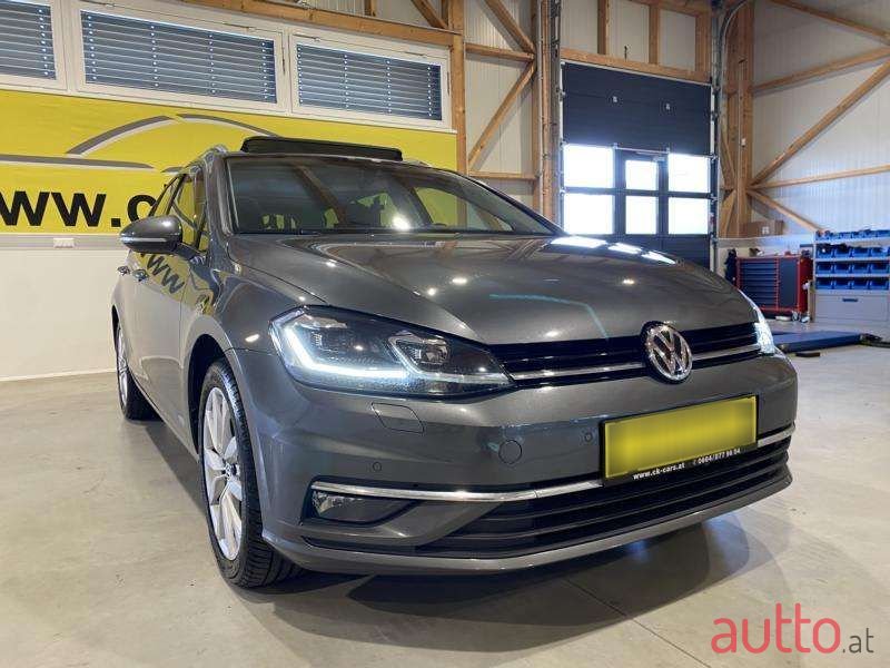 2020' Volkswagen Golf photo #2