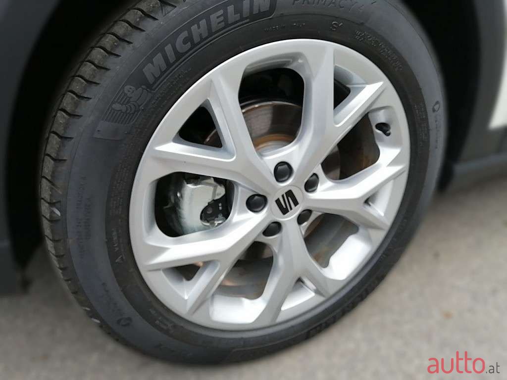 2021' SEAT Arona photo #4