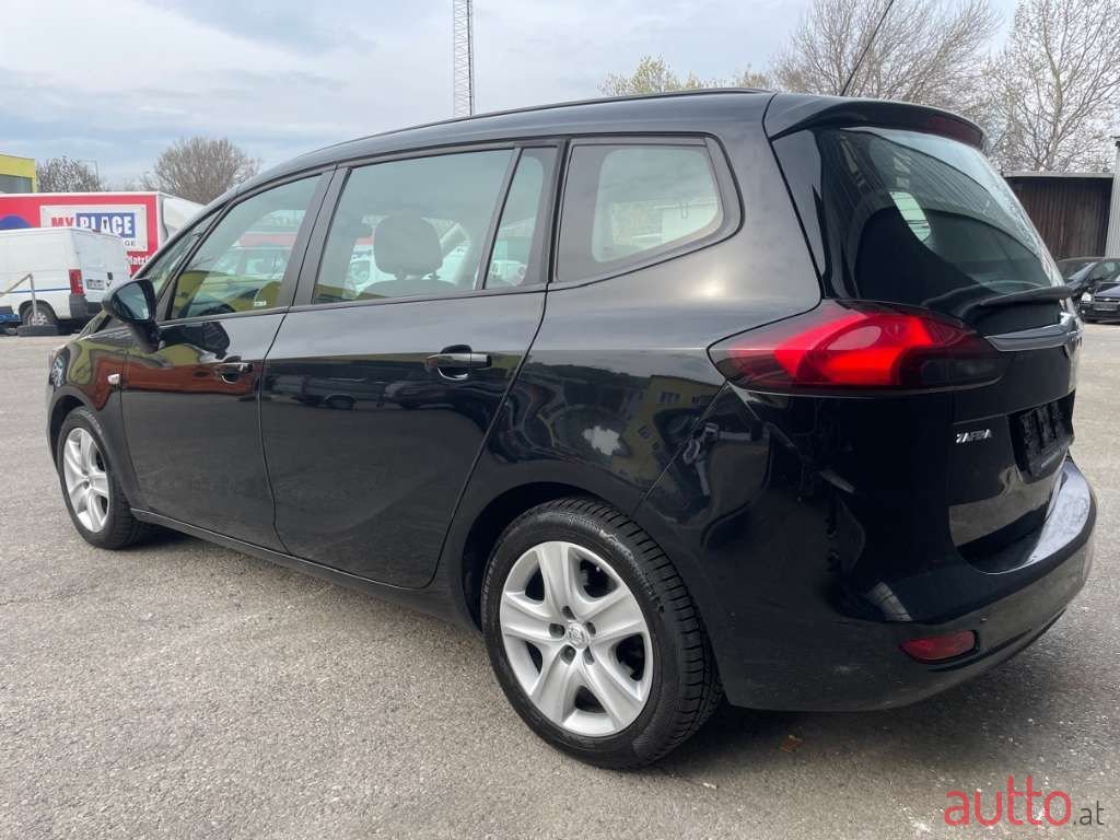 2017' Opel Zafira photo #4