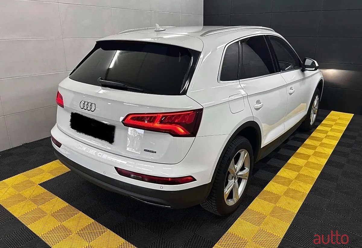 2019' Audi Q5 photo #4