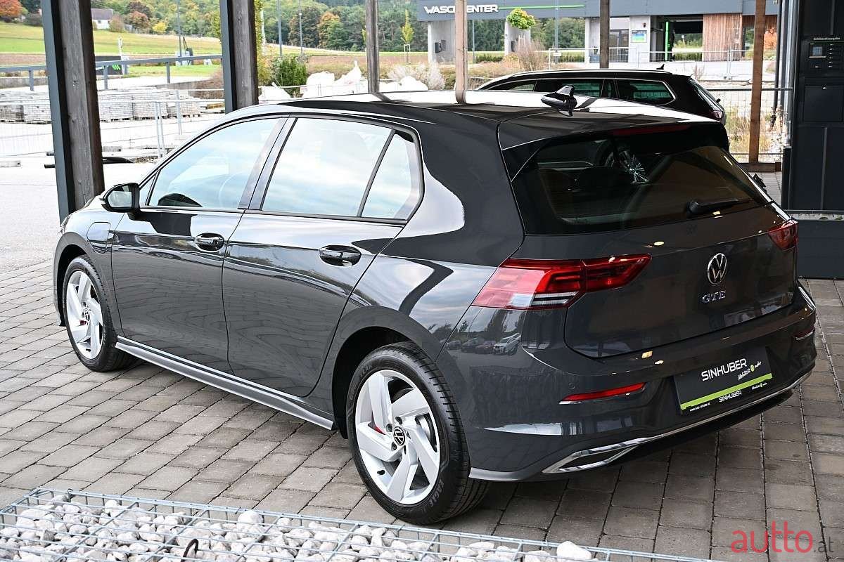 2022' Volkswagen Golf photo #3
