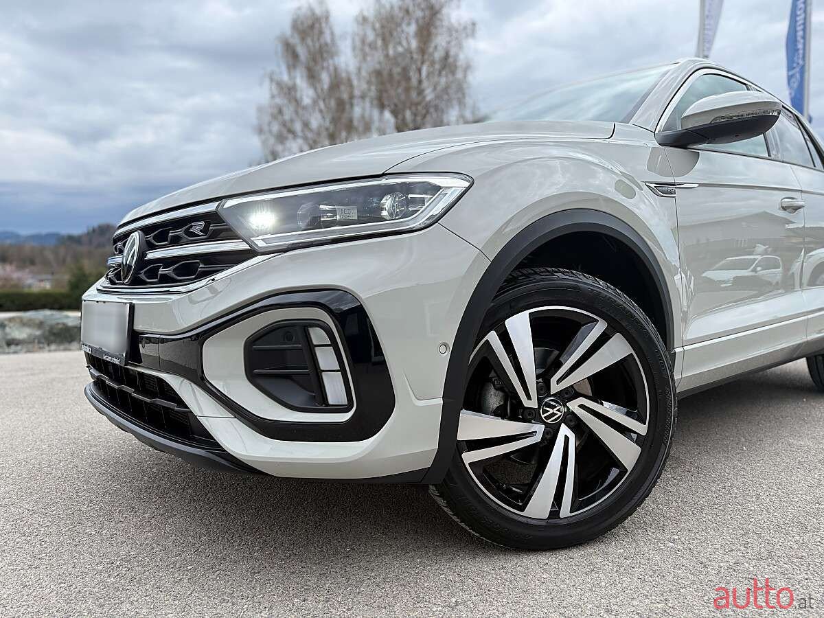 2024' Volkswagen T-Roc photo #3