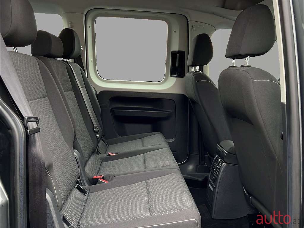 2017' Volkswagen Caddy photo #5