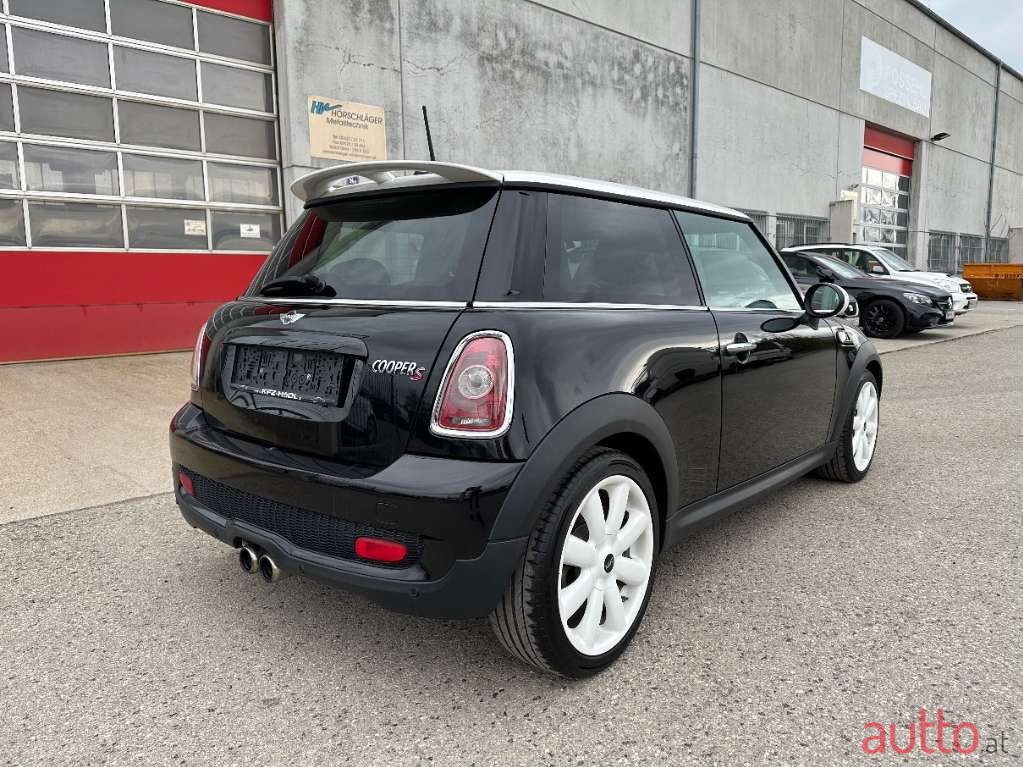 2010' MINI Cooper S photo #5