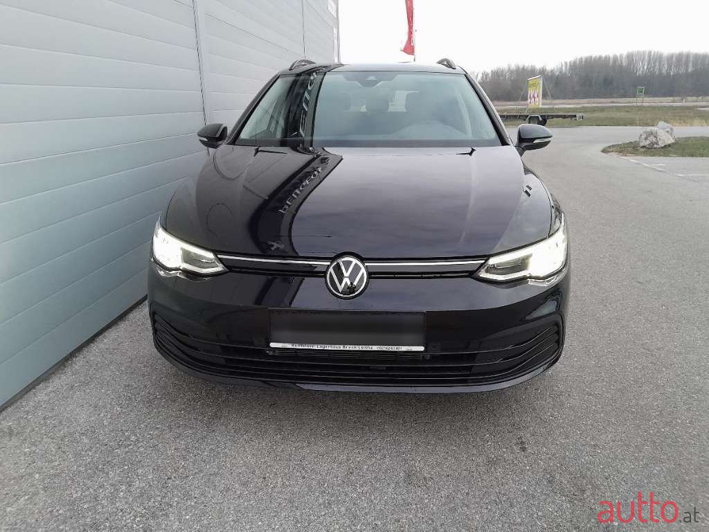 2023' Volkswagen Golf photo #2