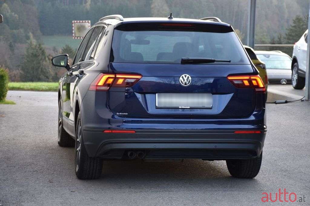 2018' Volkswagen Tiguan photo #5