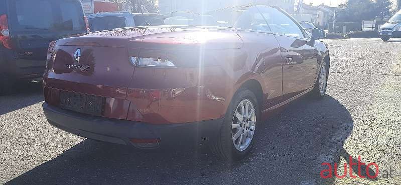 2011' Renault Megane photo #4