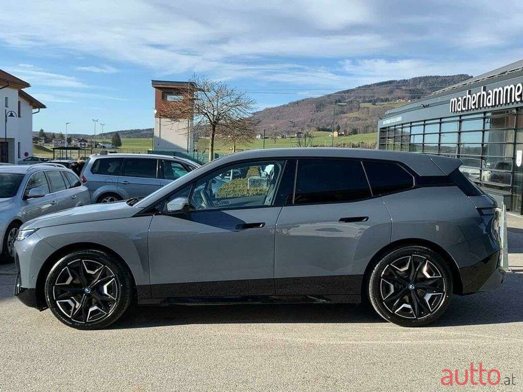 2022' BMW iX photo #3