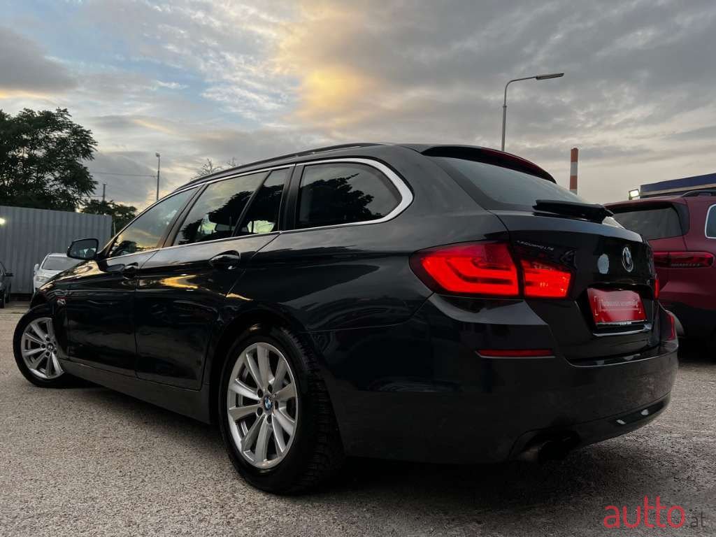 2011' BMW 5Er-Reihe photo #6