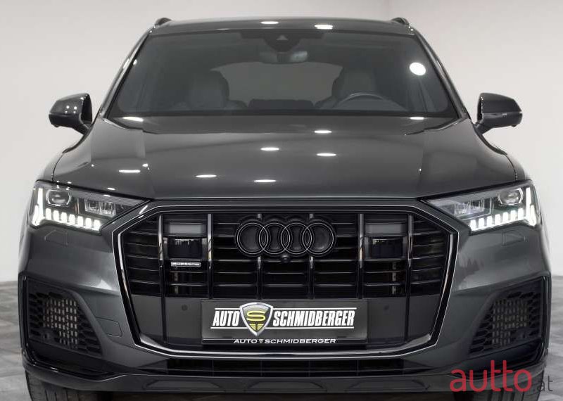 2021' Audi Q7 photo #2
