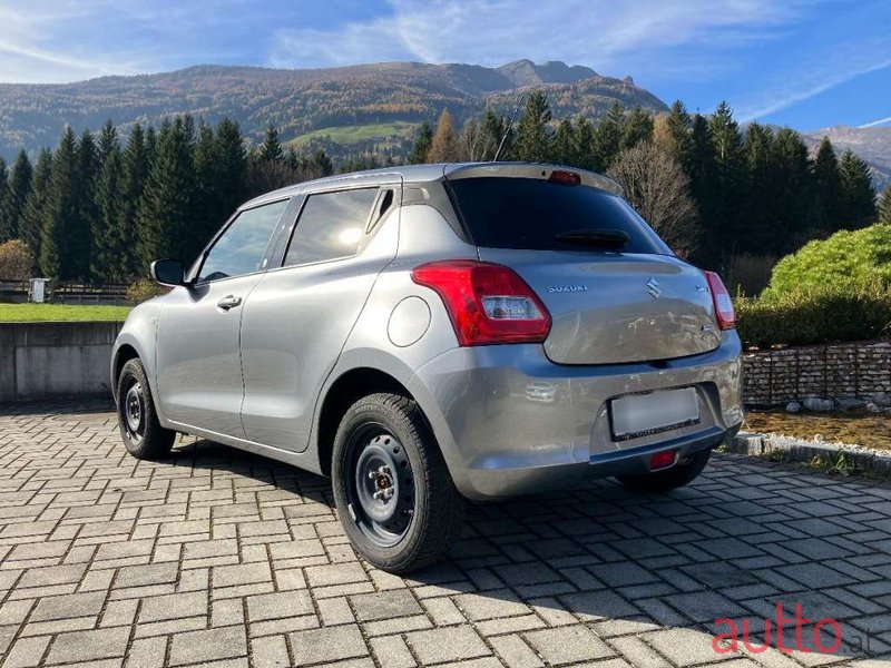 2020' Suzuki Swift photo #3