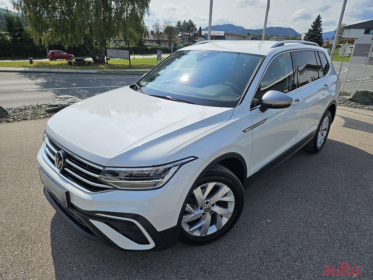 2024' Volkswagen Tiguan photo #3