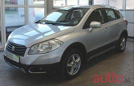 2014' Suzuki SX4 photo #1