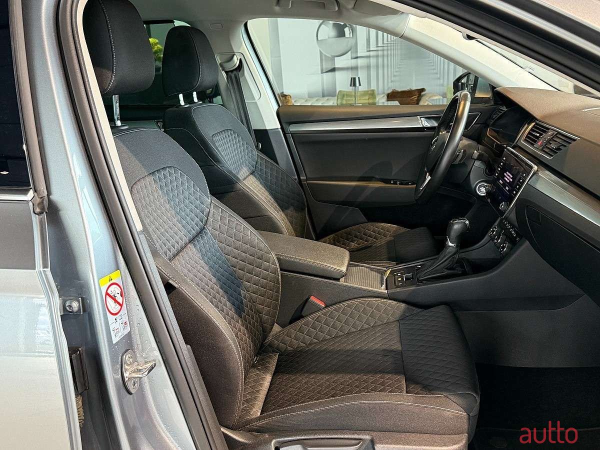 2020' Skoda Superb photo #4
