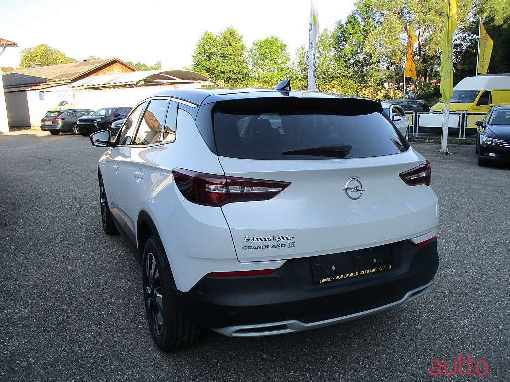 2021' Opel Grandland X photo #2