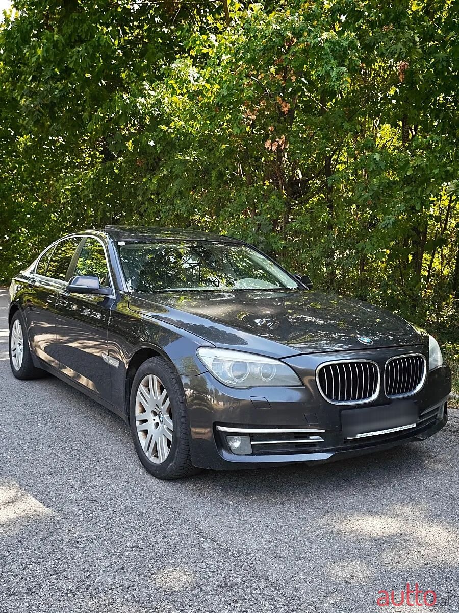 2013' BMW 7Er-Reihe photo #2