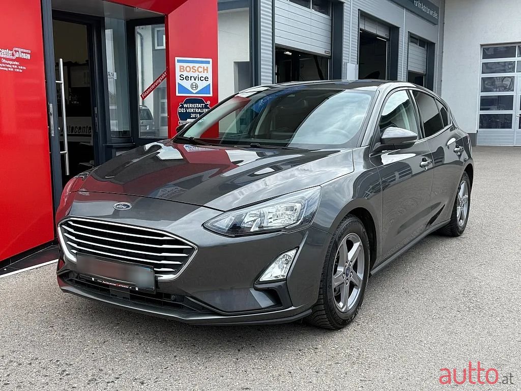 2021' Ford Focus photo #1