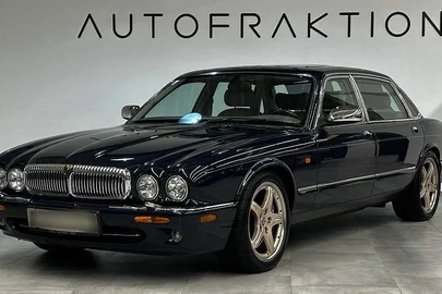 2000' Jaguar Daimler