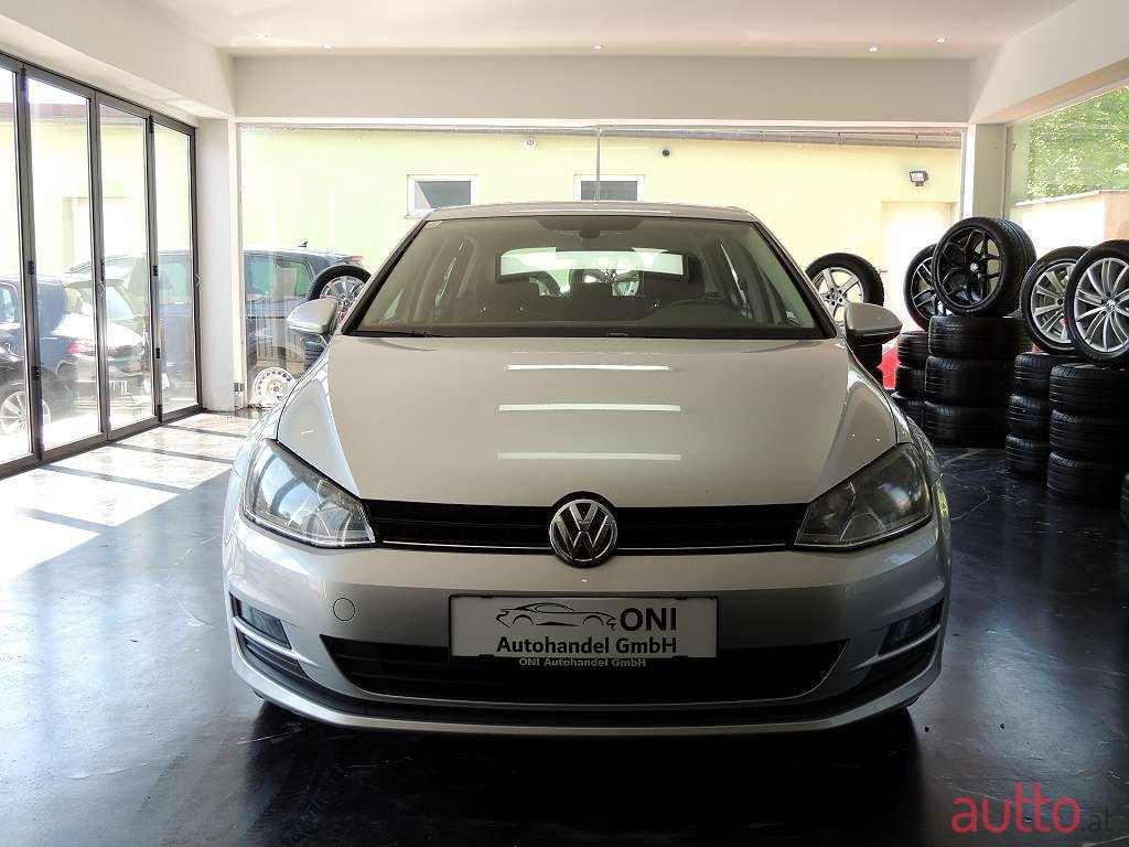 2015' Volkswagen Golf photo #4