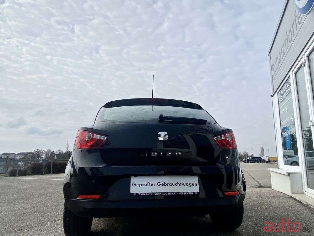 2011' SEAT Ibiza photo #5