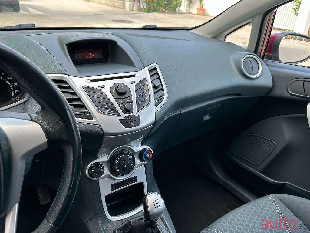 2008' Ford Fiesta photo #5