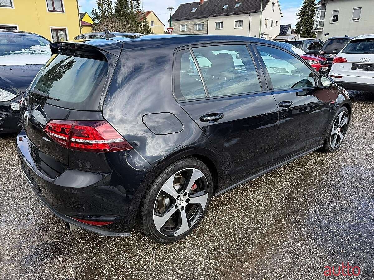 2013' Volkswagen Golf photo #4