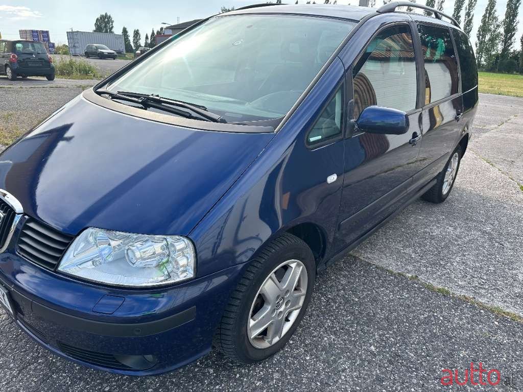 2008' SEAT Alhambra photo #2