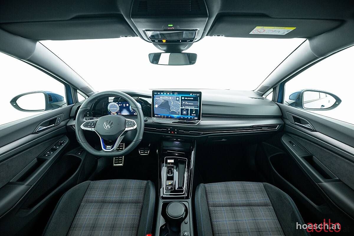 2024' Volkswagen Golf photo #5