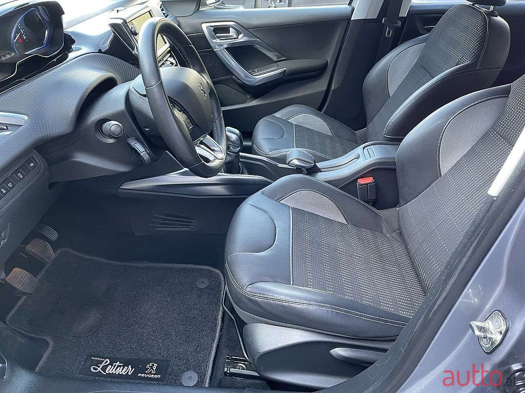 2014' Peugeot 2008 photo #6