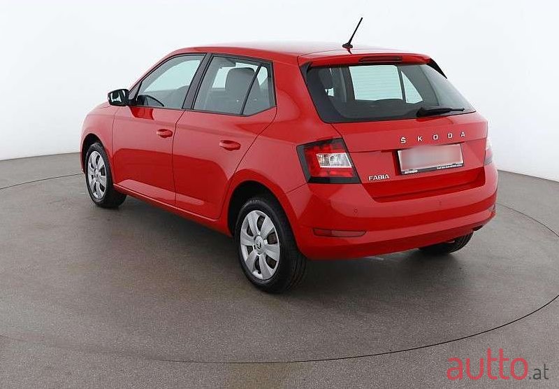 2020' Skoda Fabia photo #3