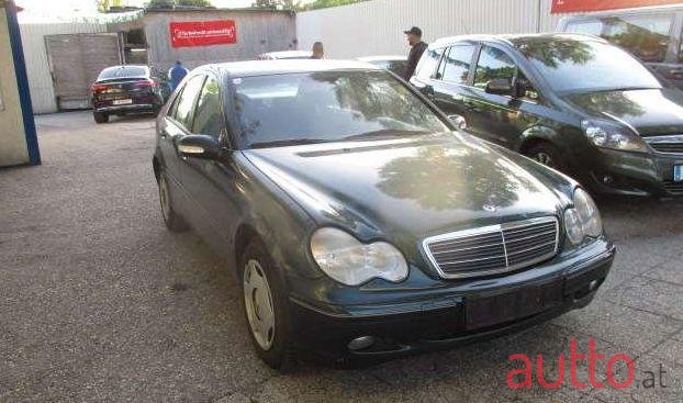 2003' Mercedes-Benz C-Klasse photo #2