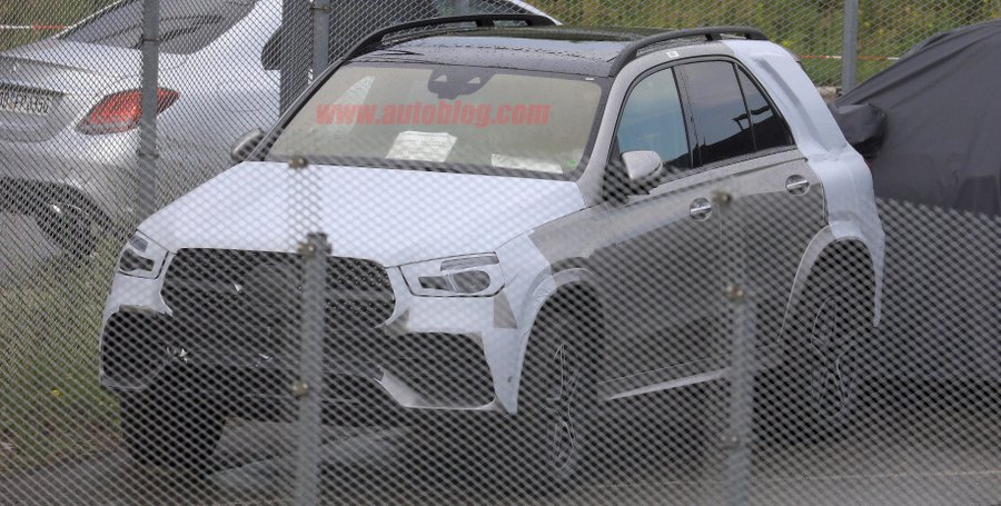2019 Mercedes-Benz GLE-Class loses more camouflage