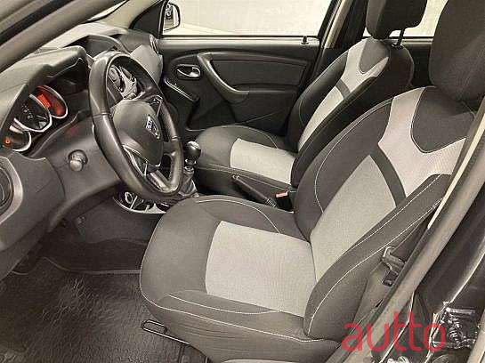 2017' Dacia Duster photo #6