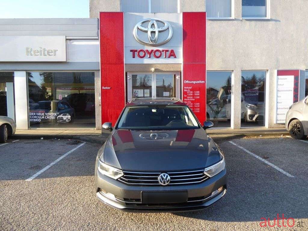 2017' Volkswagen Passat photo #1