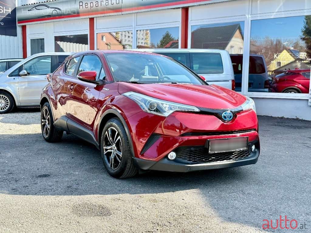 2016' Toyota C-HR photo #3
