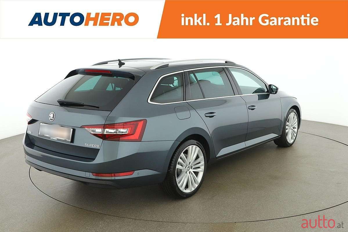 2017' Skoda Superb photo #5