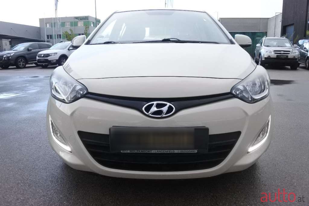 2014' Hyundai i20 photo #3