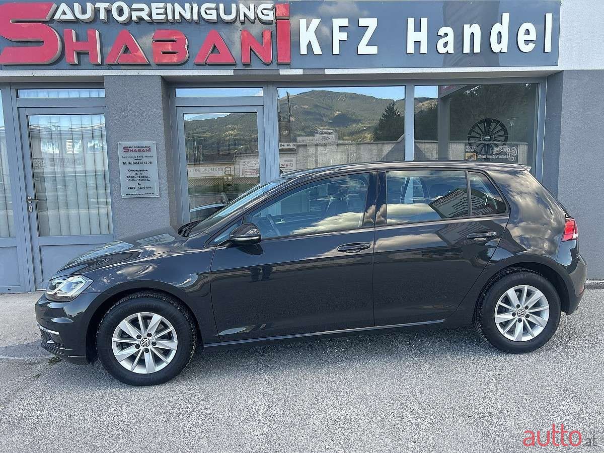 2018' Volkswagen Golf photo #3