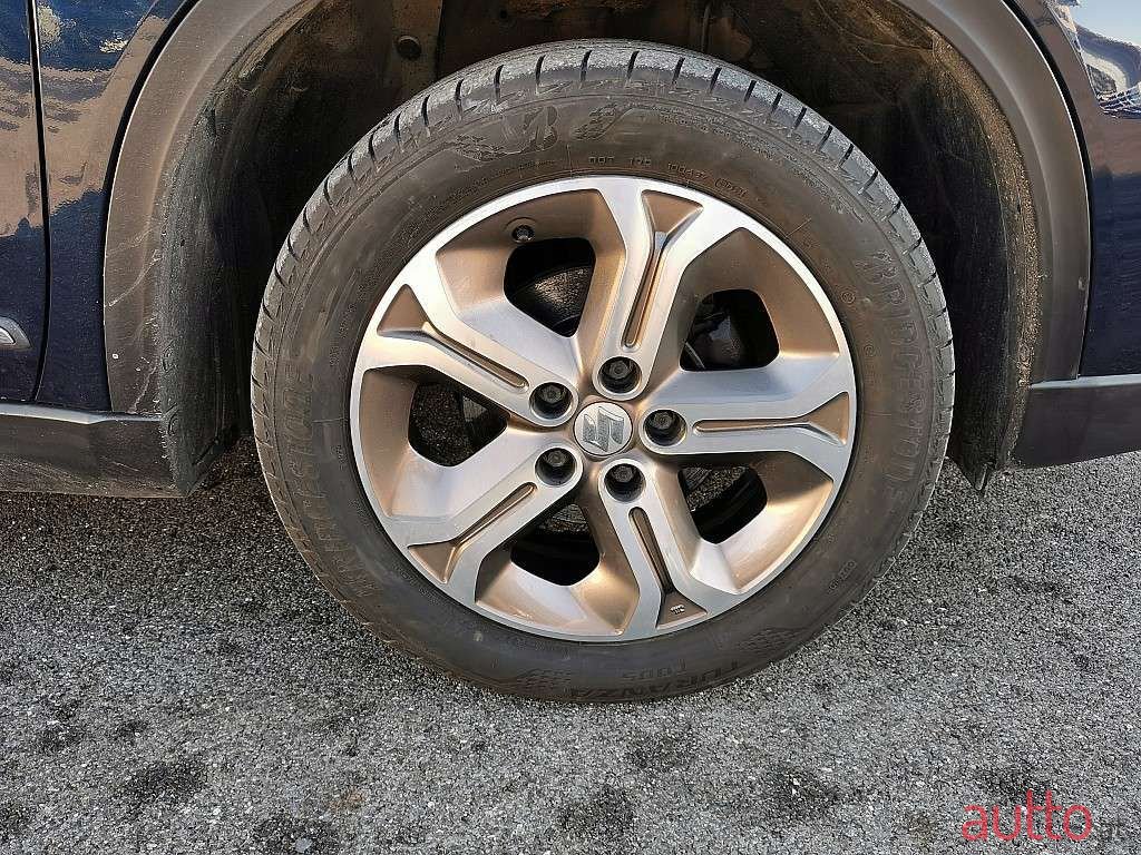 2017' Suzuki Vitara photo #3