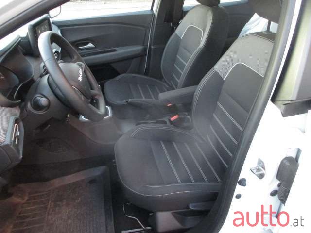 2023' Dacia Sandero photo #5
